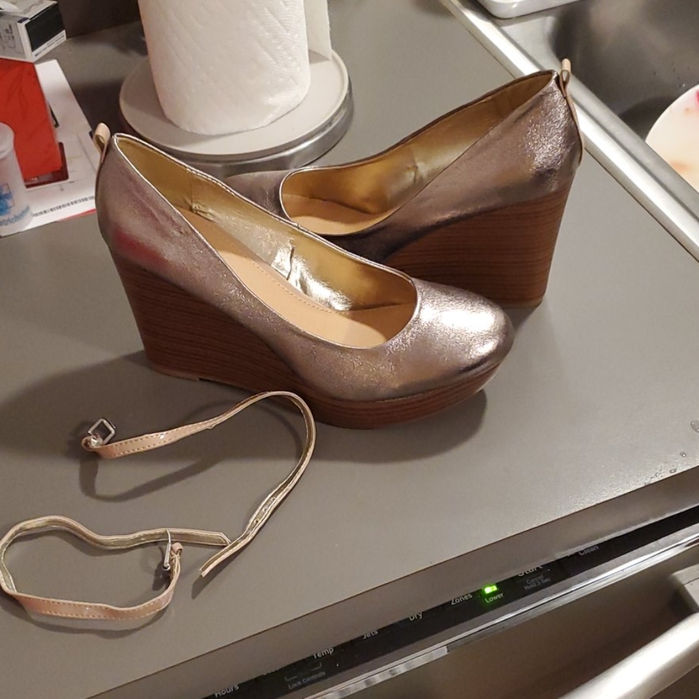 R2 platform heel